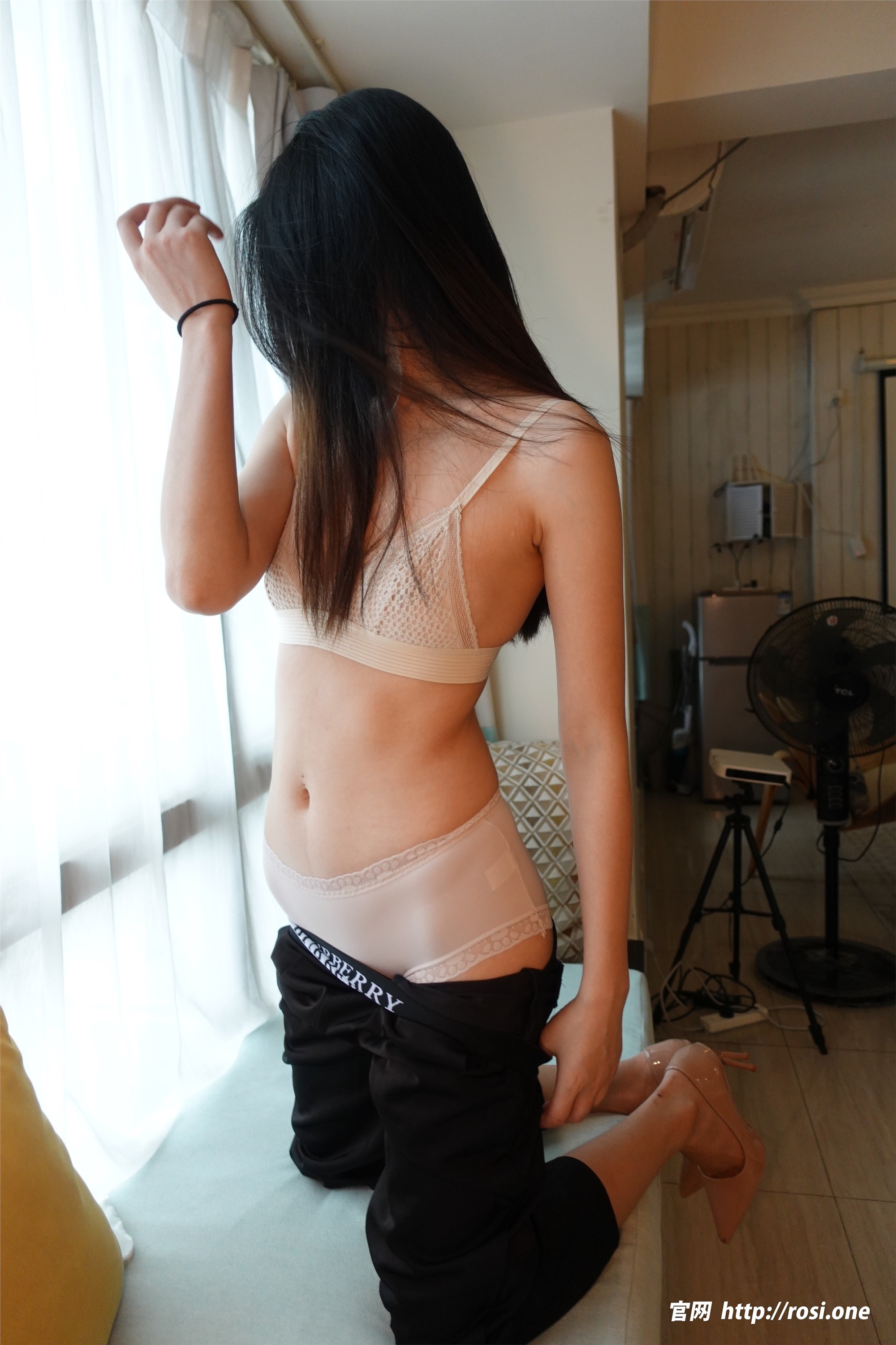 ROSI写真 2022.11.04 NO.3987